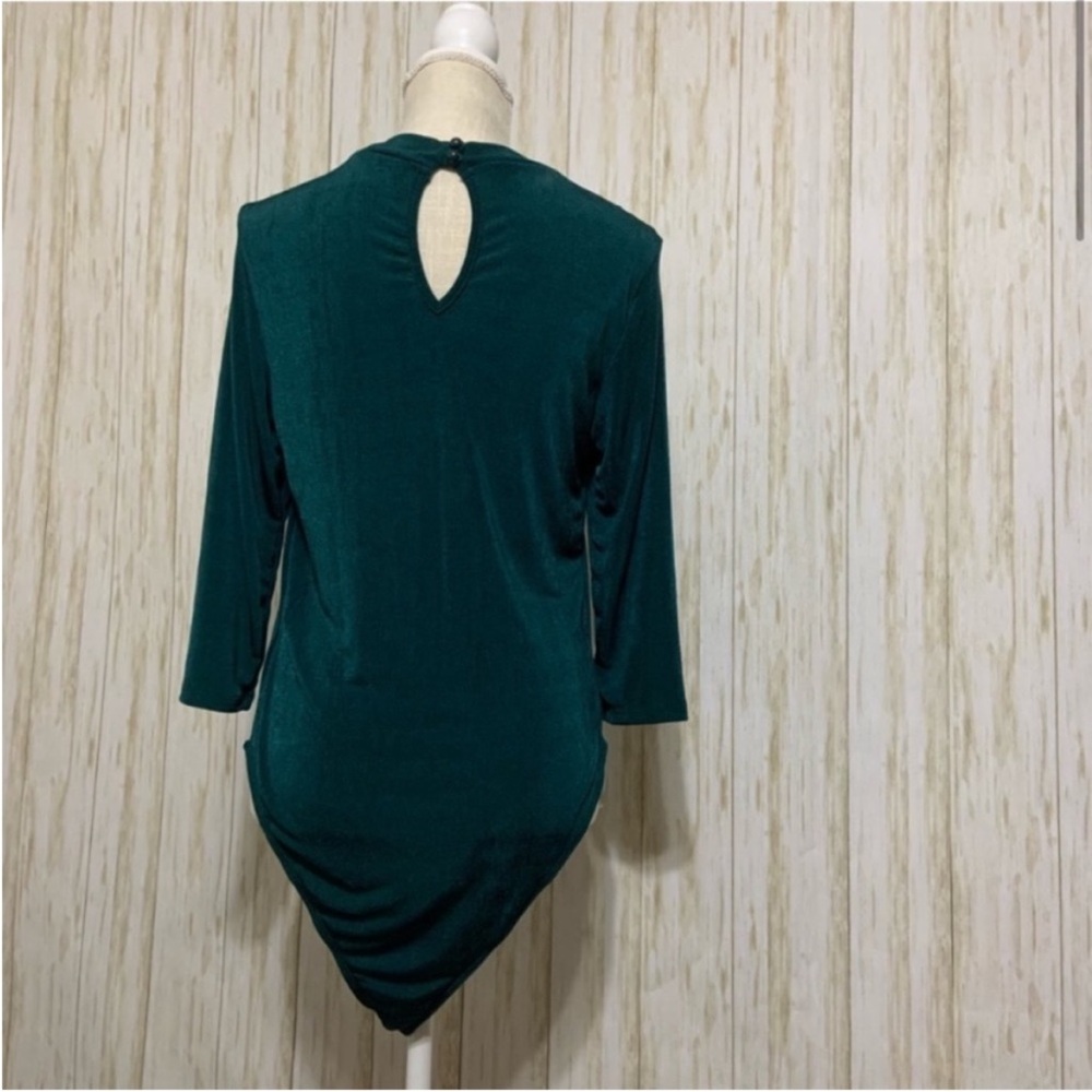 Last 2! NWT green plus sized key hole bodysuit - Picture 3 of 11